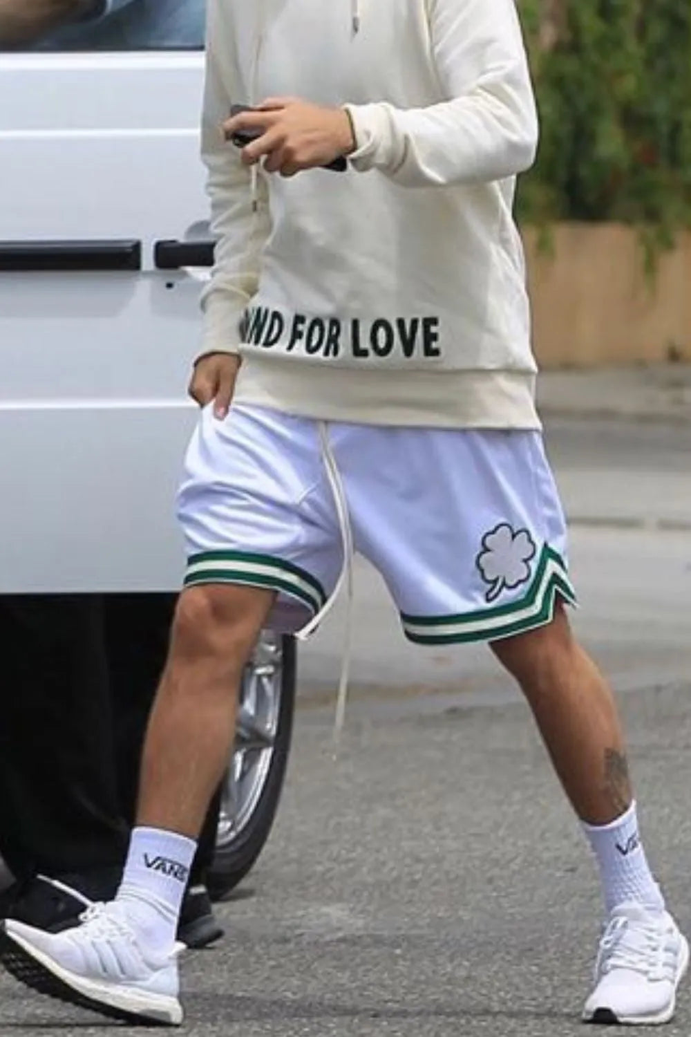 60541152-365f-4c35-96d6-953a12d2f996-Max